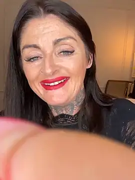 IrishmilfAnna online show from May 6, 3:49 pm