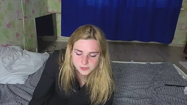 HelenMartines online show from June 17, 11:42 am