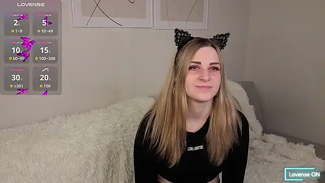 HelenMartines online show from March 21, 11:25 am