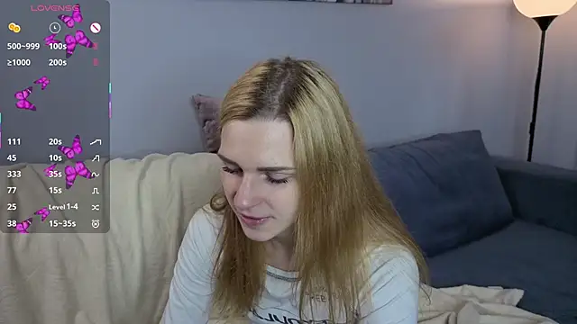 Snapshot of HelenMartines chatting on September 20, 10:31 am HelenMartines online show from September 20, 10:31 am