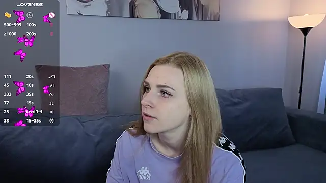 Snapshot of HelenMartines chatting on September 28, 10:22 am HelenMartines online show from September 28, 10:22 am