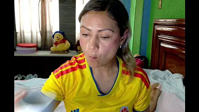 Snapshot of _Charlize_theron_ chatting on June 17, 6:18 pm Charlize theron online show from June 17, 6:18 pm