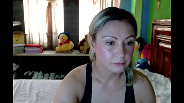  Charlize theron  online show from May 5, 7:39 pm