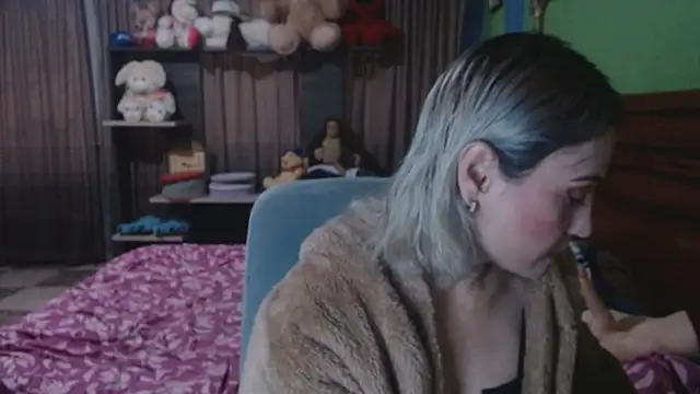  Charlize theron  online show from November 21, 10:53 pm