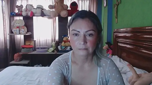  Charlize theron  online show from December 21, 2:52 pm