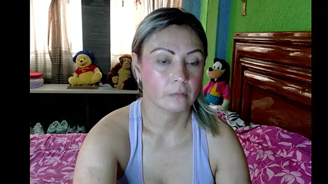  Charlize theron  online show from April 15, 7:58 pm