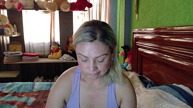 Snapshot of _Charlize_theron_ chatting on February 9, 5:22 pm Charlize theron online show from February 9, 5:22 pm