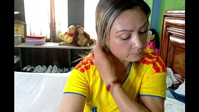 Snapshot of _Charlize_theron_ chatting on June 23, 6:39 pm Charlize theron online show from June 23, 6:39 pm