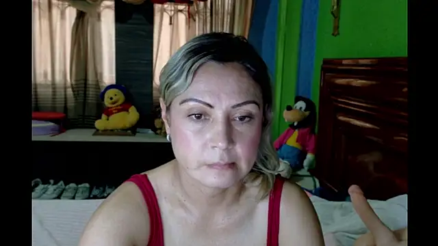  Charlize theron  online show from April 23, 10:44 pm