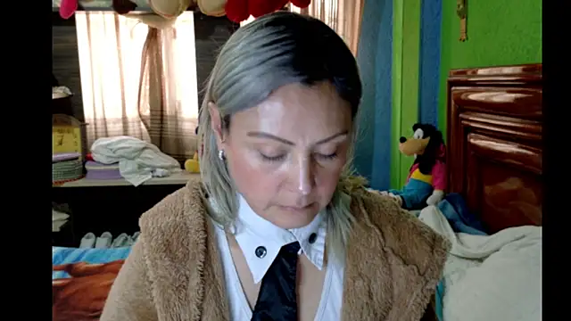  Charlize theron  online show from March 18, 8:21 pm