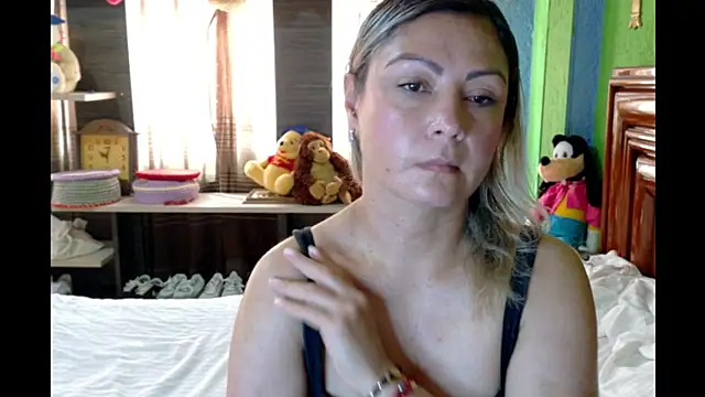 Snapshot of _Charlize_theron_ chatting on June 21, 6:57 pm Charlize theron online show from June 21, 6:57 pm