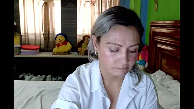  Charlize theron  online show from May 15, 8:40 pm