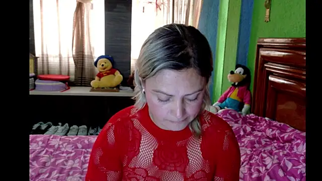  Charlize theron  online show from April 21, 8:26 pm