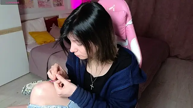 EllinEverly online show from March 8, 4:05 am