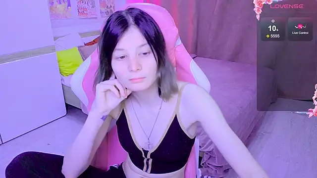 EllinEverly online show from March 19, 9:04 pm