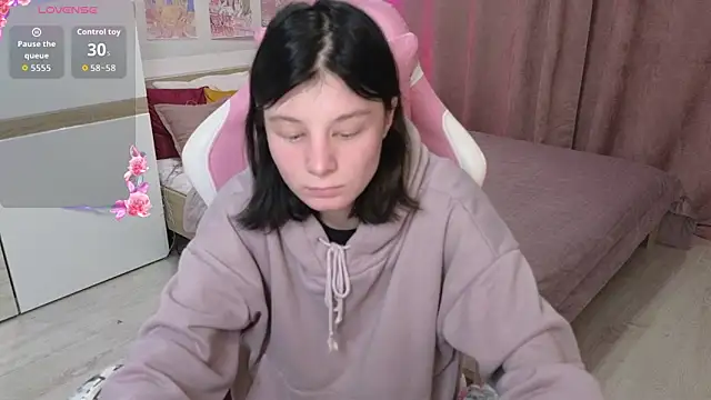 EllinEverly online show from April 16, 9:15 pm