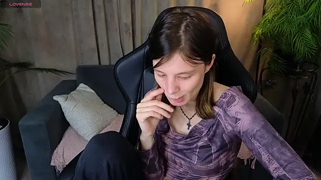 EllinEverly online show from July 1, 9:37 pm