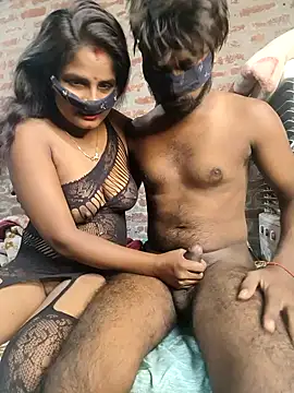 sexy-couple77 online show from November 2, 9:20 pm