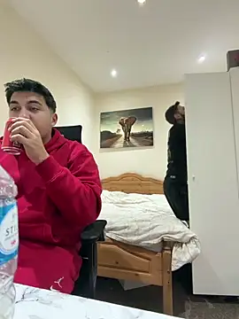 Snapshot of mixedcouplee69 chatting on December 17, 9:42 pm mixedcouplee69 online show from December 17, 9:42 pm