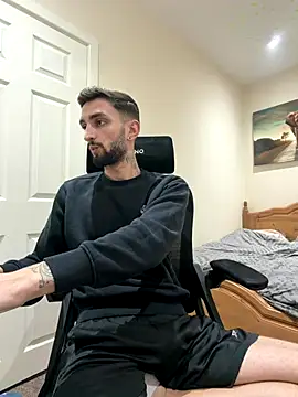 Snapshot of mixedcouplee69 chatting on December 2, 6:53 pm mixedcouplee69 online show from December 2, 6:53 pm