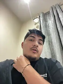 Snapshot of mixedcouplee69 chatting on February 22, 5:25 pm mixedcouplee69 online show from February 22, 5:25 pm