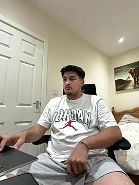 Snapshot of mixedcouplee69 chatting on November 2, 6:24 pm mixedcouplee69 online show from November 2, 6:24 pm