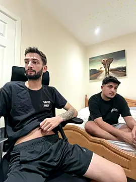 Snapshot of mixedcouplee69 chatting on December 19, 10:12 pm mixedcouplee69 online show from December 19, 10:12 pm