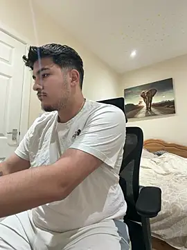 Snapshot of mixedcouplee69 chatting on November 4, 7:17 pm mixedcouplee69 online show from November 4, 7:17 pm