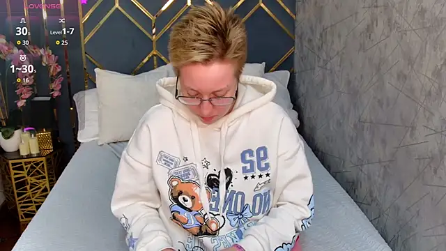 AlexandraGreen online show from October 22, 4:06 pm