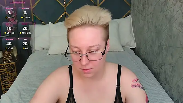 AlexandraGreen online show from December 4, 9:03 pm