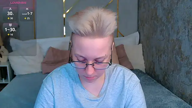 AlexandraGreen online show from November 13, 9:30 pm