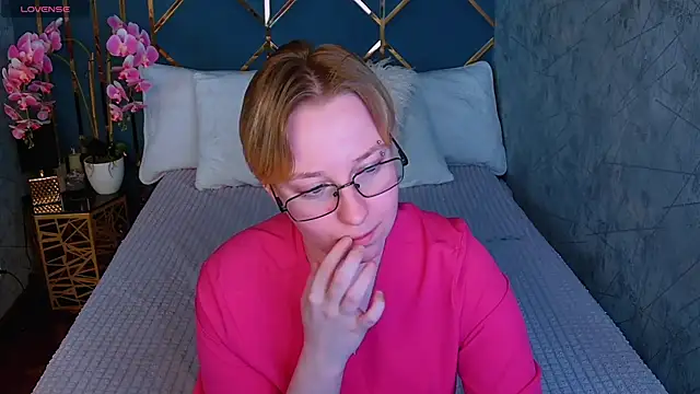 AlexandraGreen online show from May 30, 11:43 pm