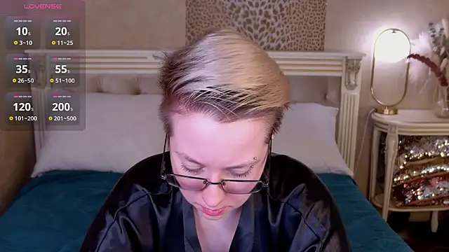 AlexandraGreen online show from February 1, 9:13 pm