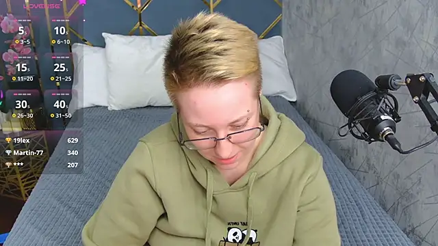 AlexandraGreen online show from October 6, 4:13 am