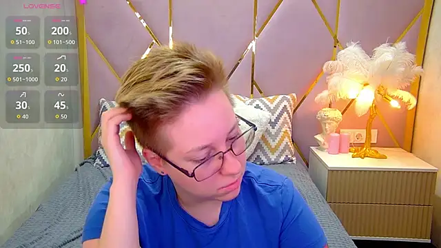 AlexandraGreen online show from October 13, 9:05 pm