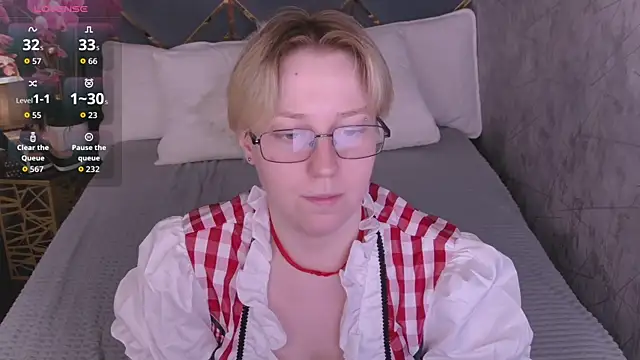 Snapshot of AlexandraGreen chatting on June 14, 4:30 pm AlexandraGreen online show from June 14, 4:30 pm