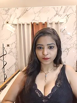 QUEEN-ADITI online show from February 26, 6:08 pm