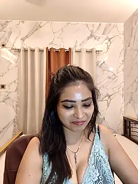 QUEEN-ADITI online show from March 8, 2:04 am