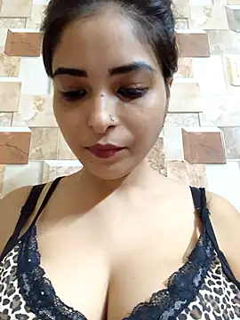 Snapshot of QUEEN-ADITI chatting on September 28, 2:51 am QUEEN-ADITI online show from September 28, 2:51 am