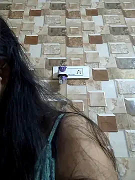 Snapshot of QUEEN-ADITI chatting on September 25, 2:34 pm QUEEN-ADITI online show from September 25, 2:34 pm