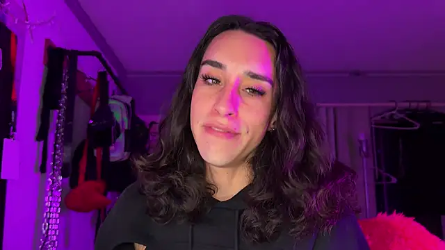 Snapshot of xoFrankie chatting on November 4, 2:15 am xoFrankie online show from November 4, 2:15 am