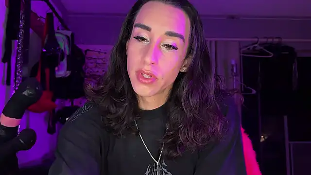 Snapshot of xoFrankie chatting on November 5, 3:53 am xoFrankie online show from November 5, 3:53 am