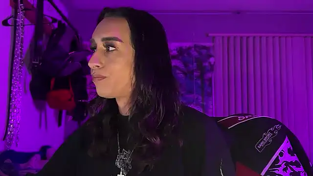 xoFrankie online show from February 17, 3:15 am