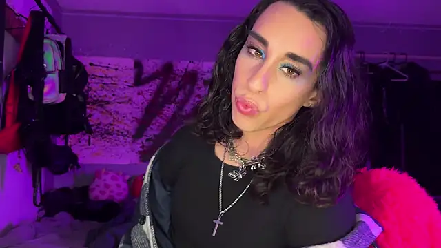 Snapshot of xoFrankie chatting on November 16, 5:23 am xoFrankie online show from November 16, 5:23 am