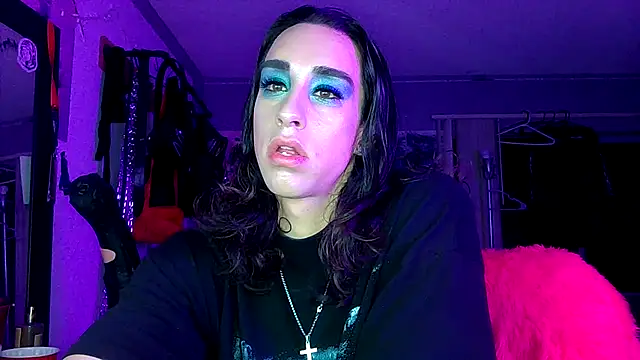 Snapshot of xoFrankie chatting on October 30, 4:22 am xoFrankie online show from October 30, 4:22 am