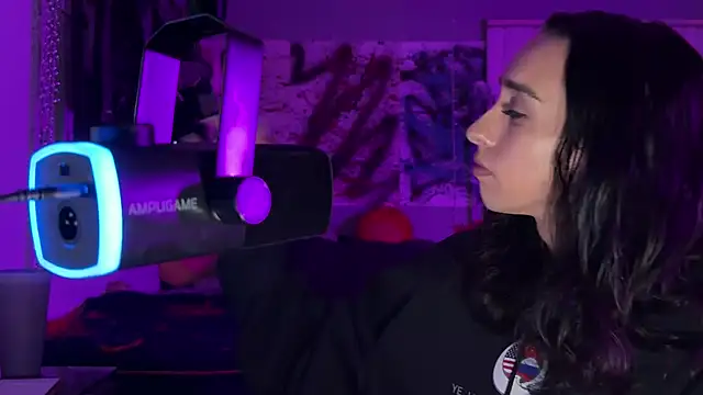 xoFrankie online show from April 11, 1:57 am