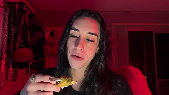 xoFrankie online show from March 30, 3:30 am