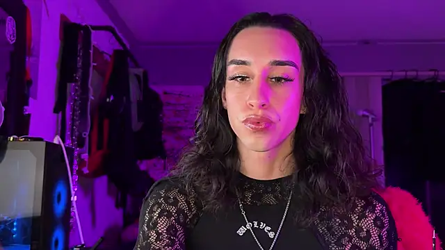 Snapshot of xoFrankie chatting on November 20, 2:01 am xoFrankie online show from November 20, 2:01 am