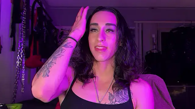 Snapshot of xoFrankie chatting on October 24, 4:44 am xoFrankie online show from October 24, 4:44 am