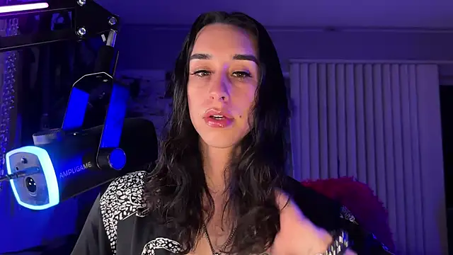 xoFrankie online show from April 9, 4:03 am